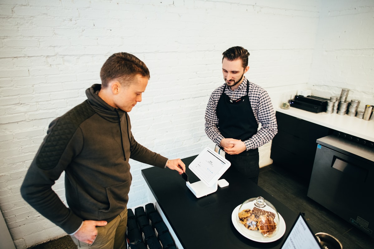 Retail & E-commerce